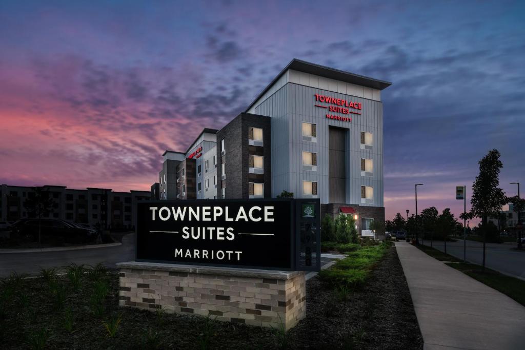 TownePlace Suites by Marriott Milwaukee Oak Creek Main image 1